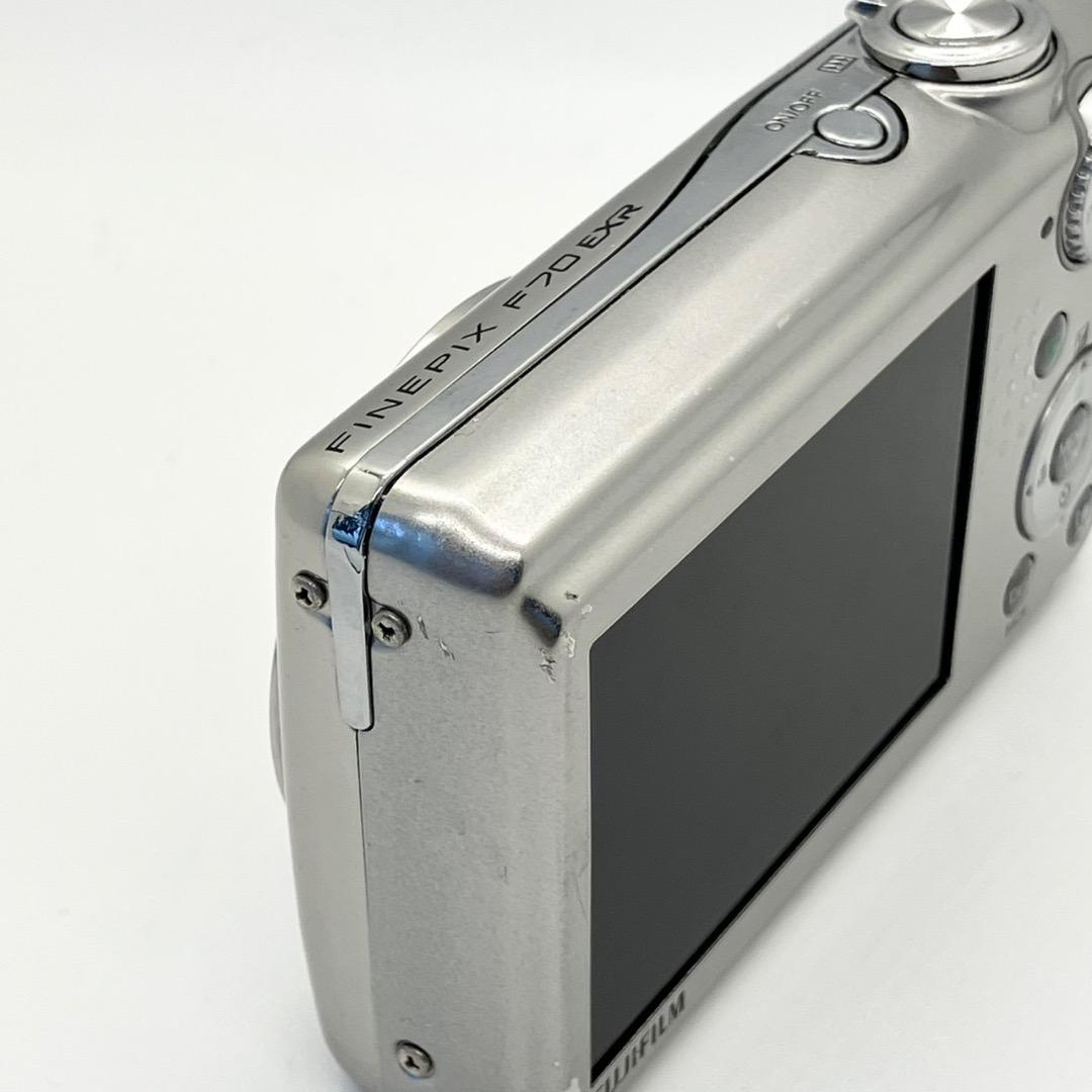 FUJIFILM FinePix F70EXR デジカメ シルバー 充電器 匿名