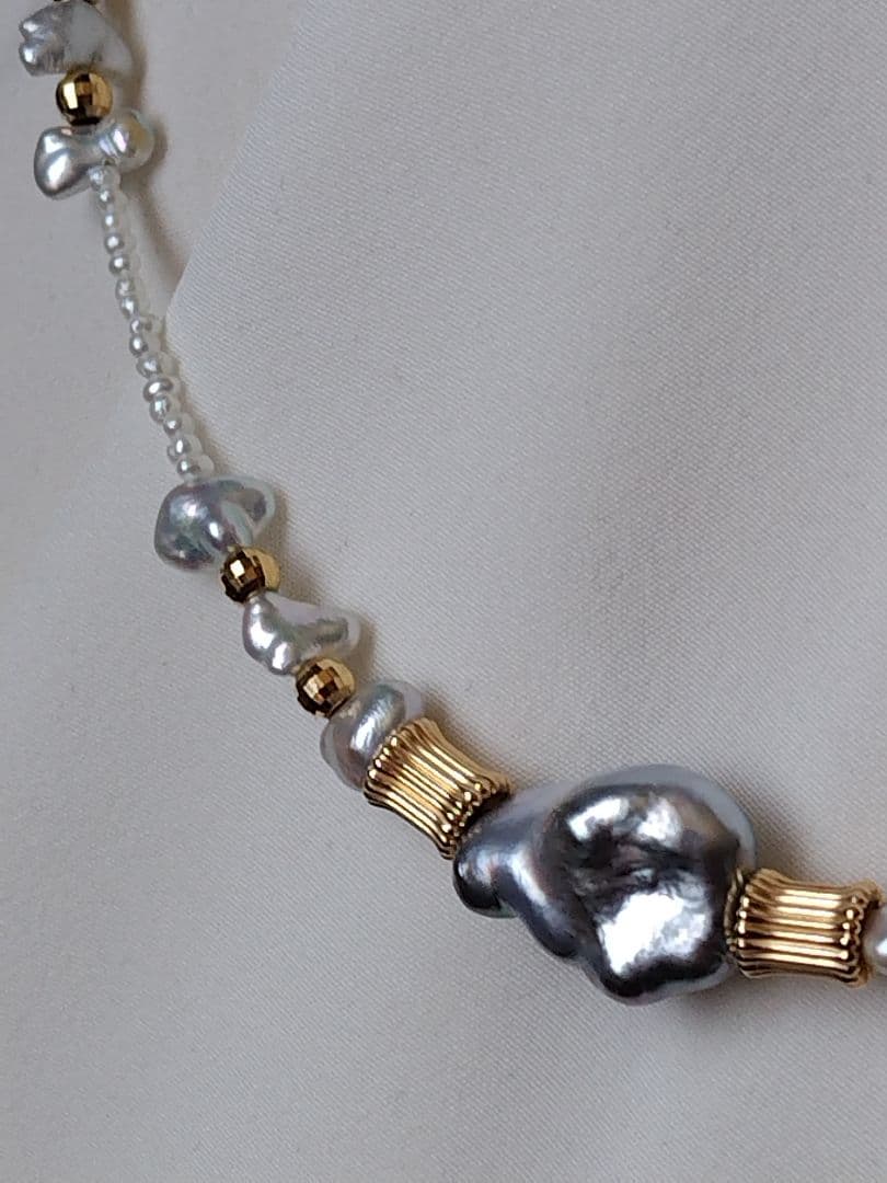 白蝶、黒蝶真珠ケシパールと、アコヤ真珠砂芥子パールの、オメガ風ネックレス
