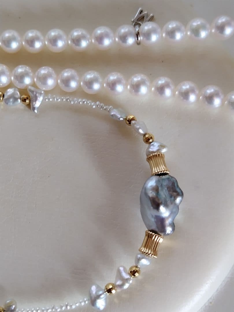 白蝶、黒蝶真珠ケシパールと、アコヤ真珠砂芥子パールの、オメガ風ネックレス