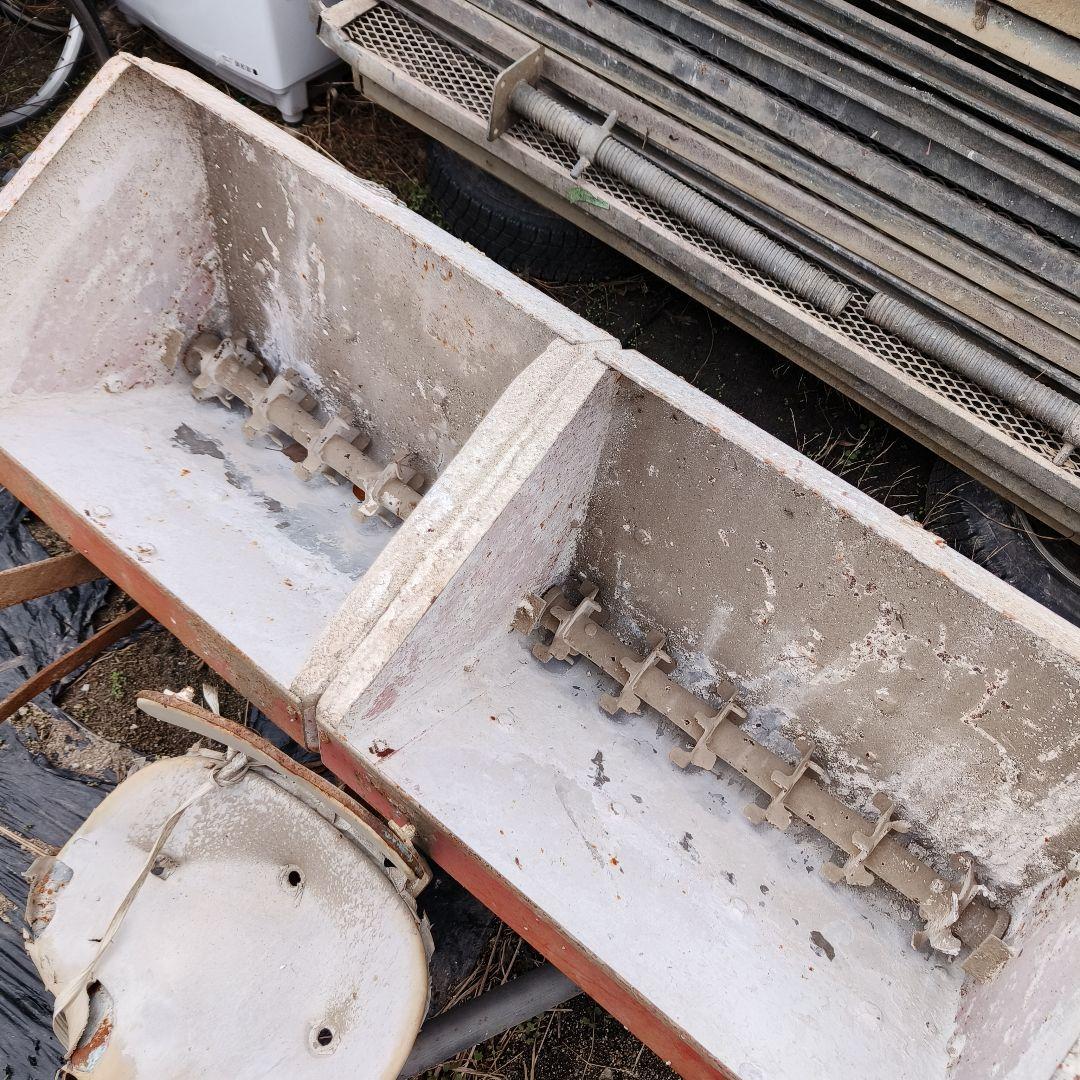 型式不明 肥料散布機 石灰 トラクター パーツ 作業機