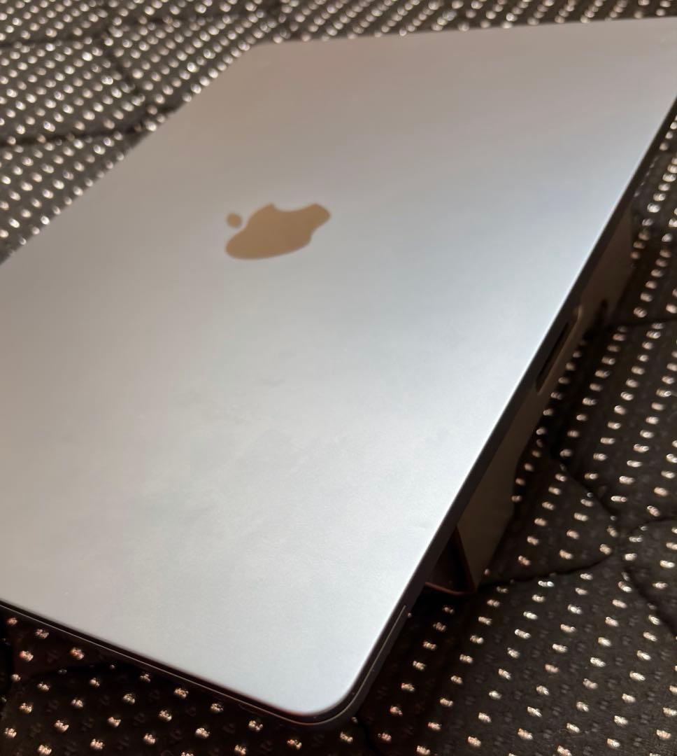 Mac book air15インチ M3 【8gb／256gb】