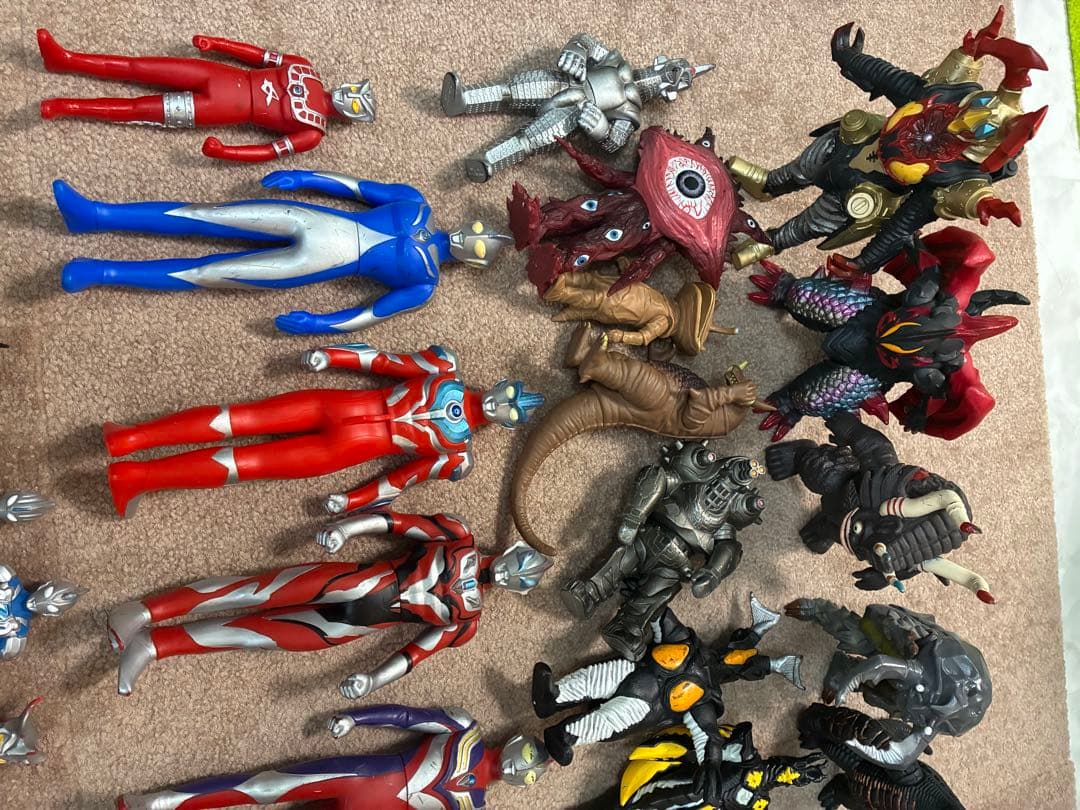 ウルトラマンフィギュアセット 67体
