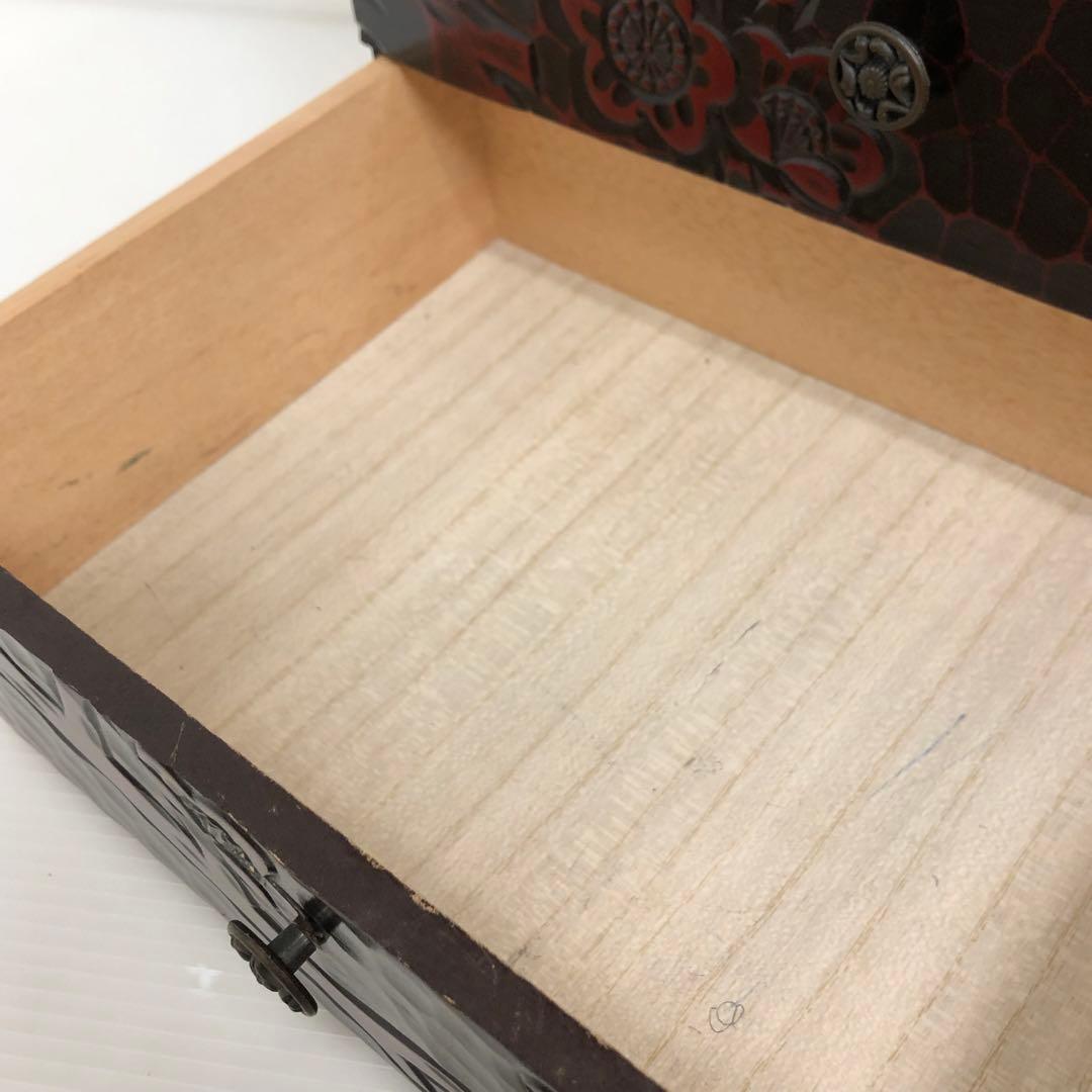 木彫り小物入れ　3段引き出し　梅彫り　小箪笥　アンティーク ビンテージ