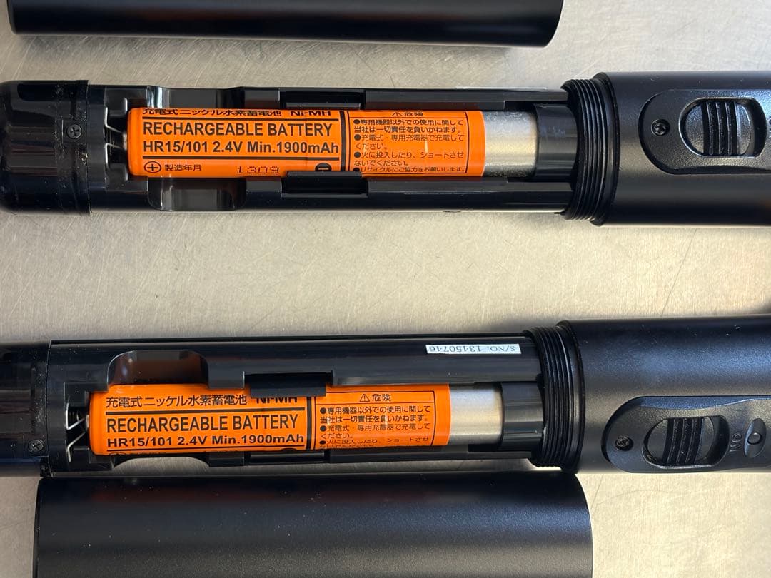 カラオケ用マイクセット　マイク2本付き中古品バッテリーチャージャー有り