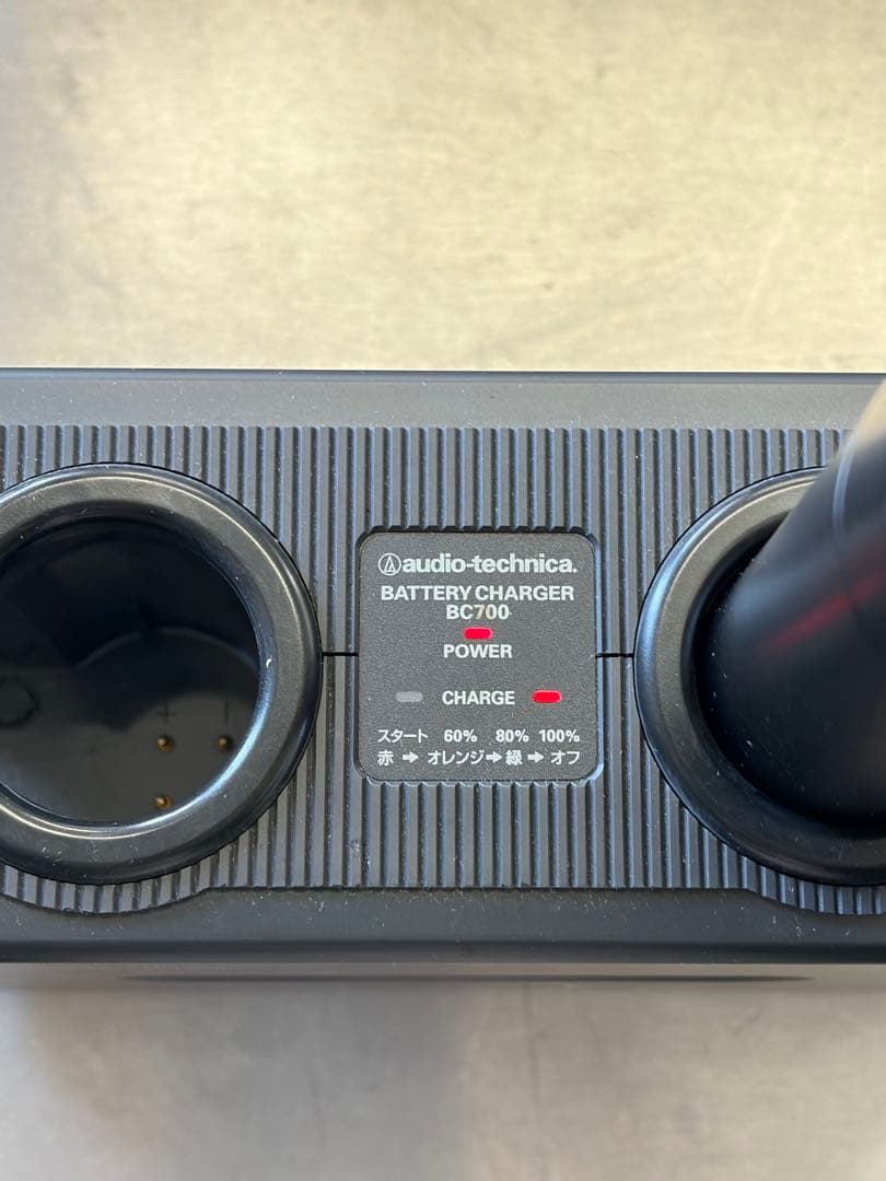 カラオケ用マイクセット　マイク2本付き中古品バッテリーチャージャー有り