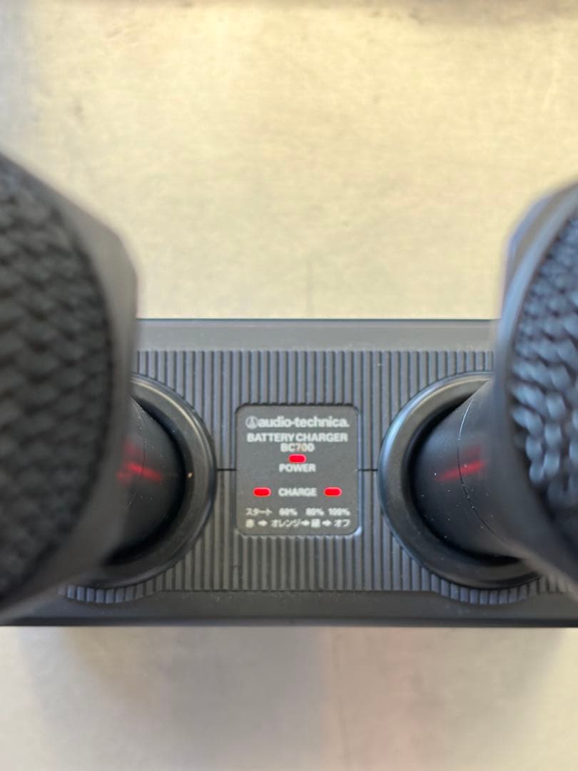 カラオケ用マイクセット　マイク2本付き中古品バッテリーチャージャー有り