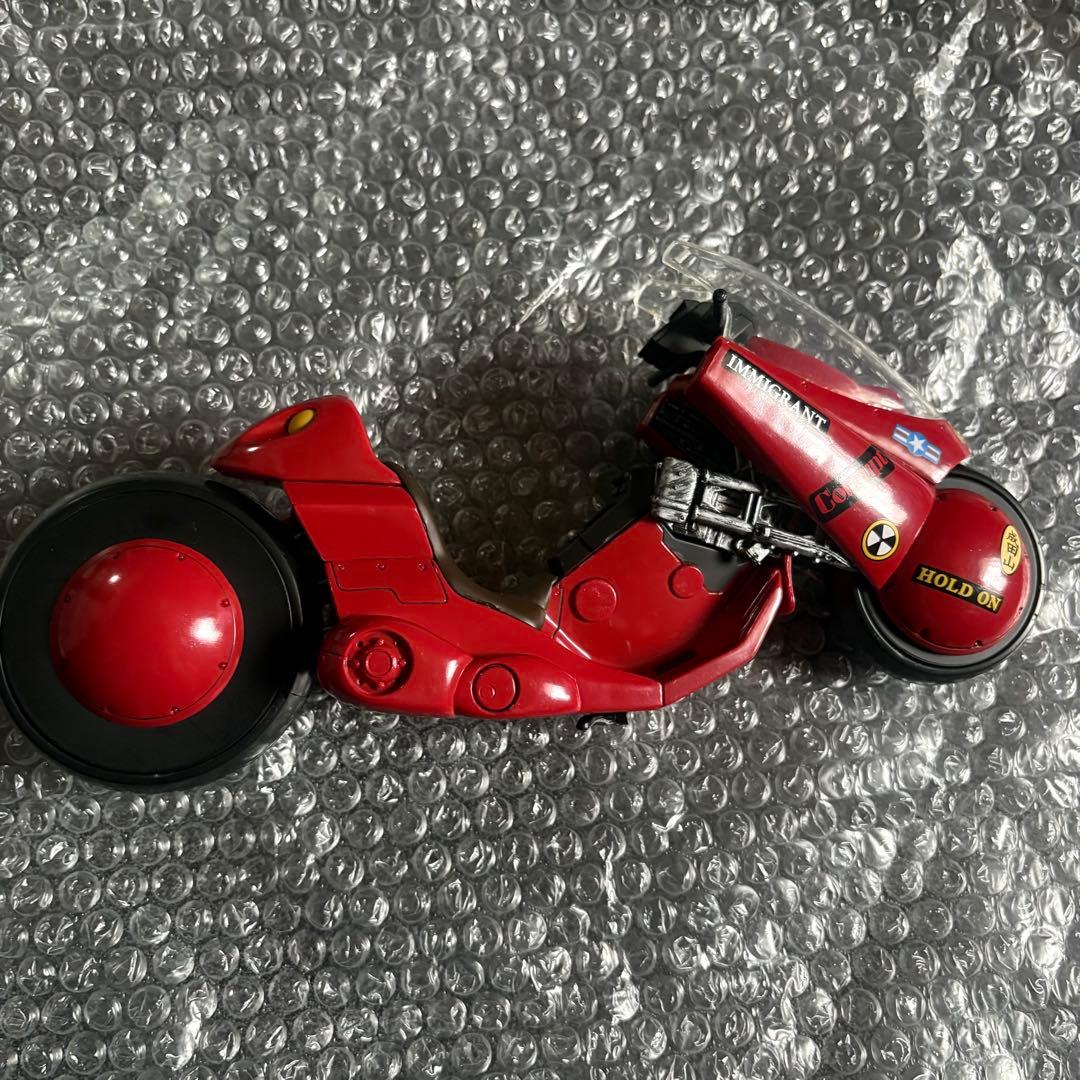 AKIRA 金田のバイク マクファーレン