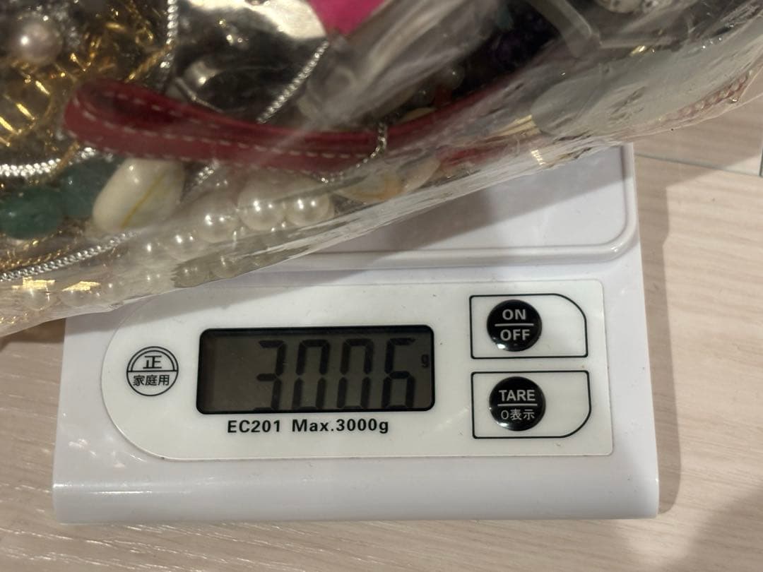 イミテーションアクセサリー大容量まとめ売り約9.5kg