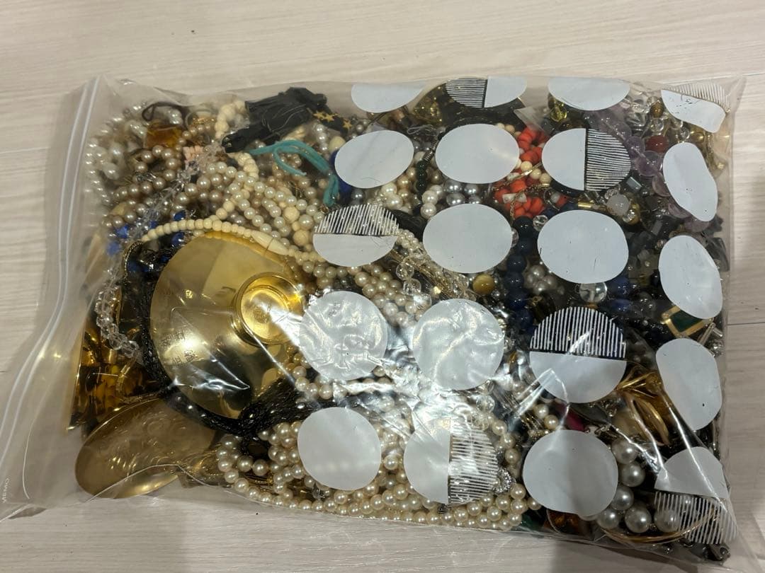 イミテーションアクセサリー大容量まとめ売り約9.5kg