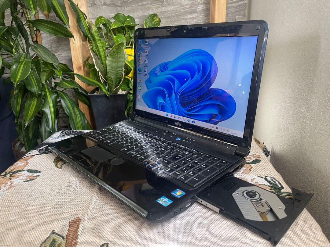 富士通　ノートパソコンCore i5✨メモリ4GB✨ Windows11✨】