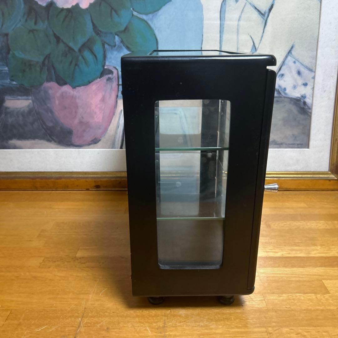 コレクションケース背面鏡　黒いガラスショーケース