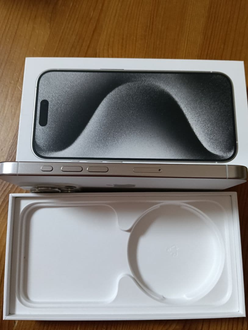 iPhone 15 Pro 256GB 本体