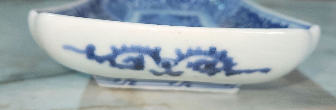 骨董　江戸期　古伊万里　冨貴長春　縁起の良い蛸唐草長皿(和食器)