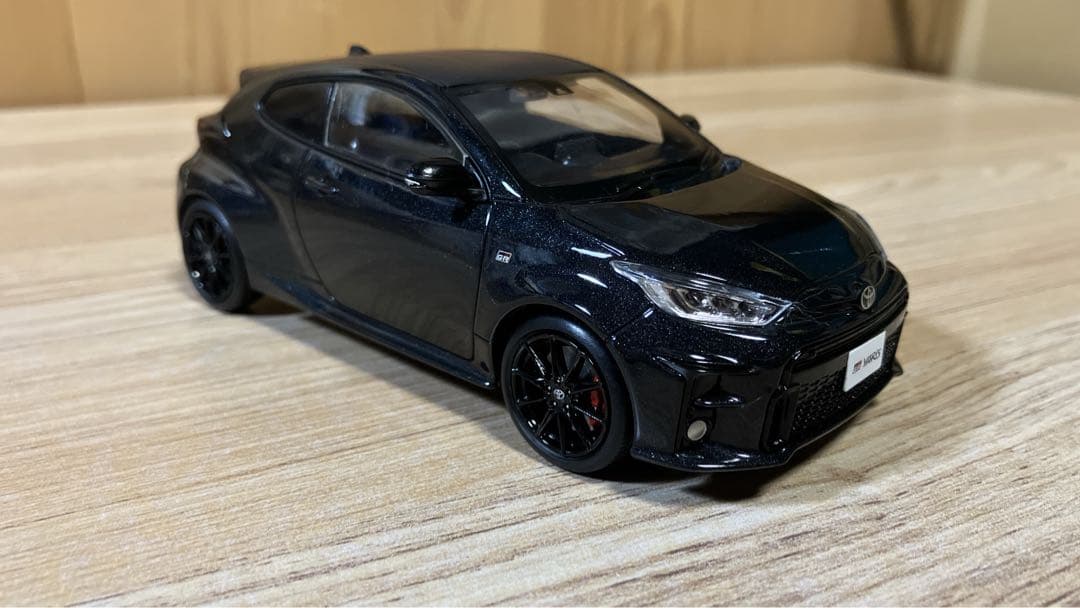 トヨタ GRYaris(前期) カラーサンプル ブラック