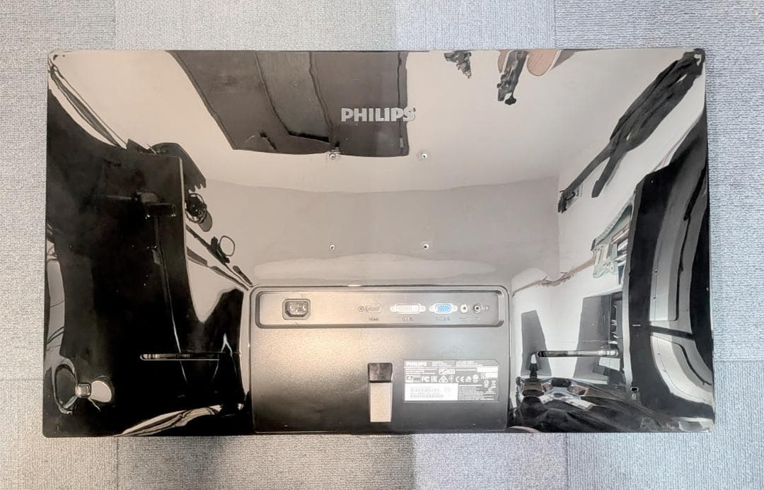 【セドリック】PHILIPS 31.5型 PCモニター 動作確認済