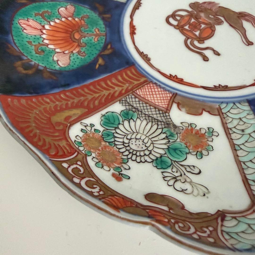 【A】伊万里様式 色絵 金彩 七寸皿 宝尽くし 輪花 1枚Imari Plate