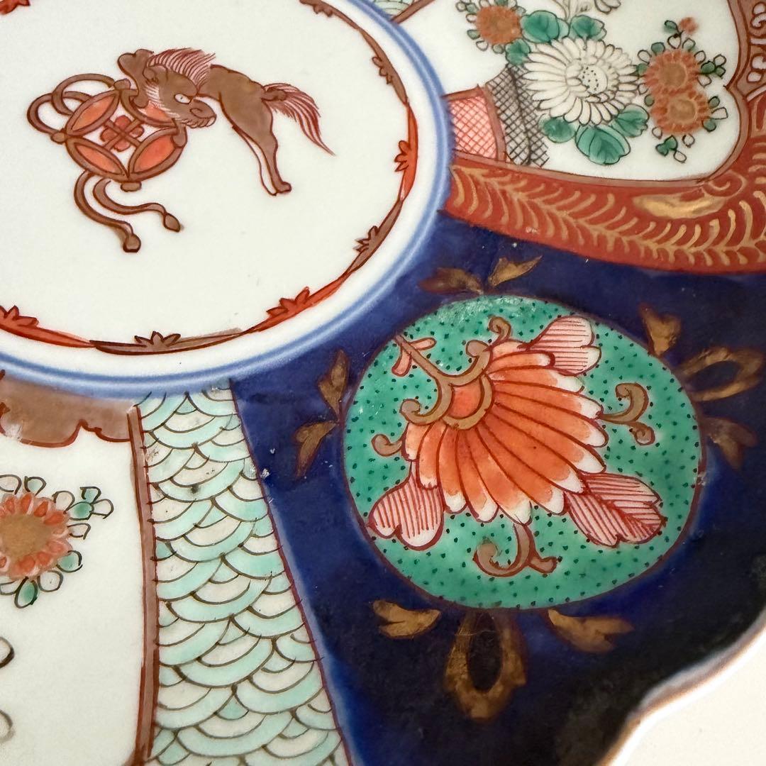 【A】伊万里様式 色絵 金彩 七寸皿 宝尽くし 輪花 1枚Imari Plate