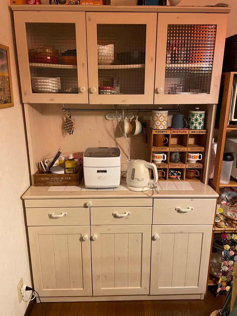 ナチュラル　ホワイト系食器棚　キャビネット