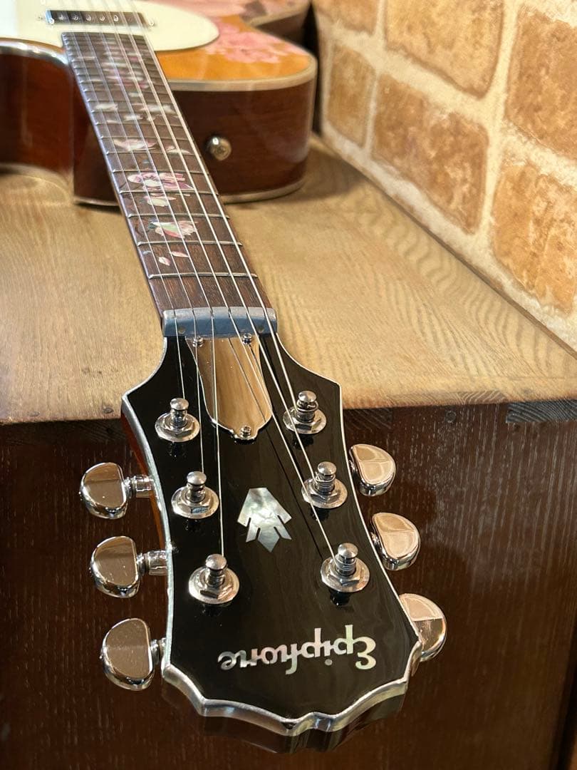 エピフォン・フルアコ化リメイクギター