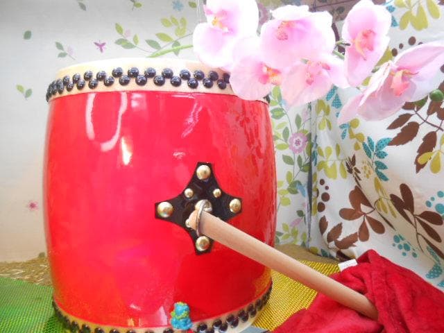 ☆新品未使用(送料無料)28.980円　エイサー大太鼓36cm*40cmバチ付き