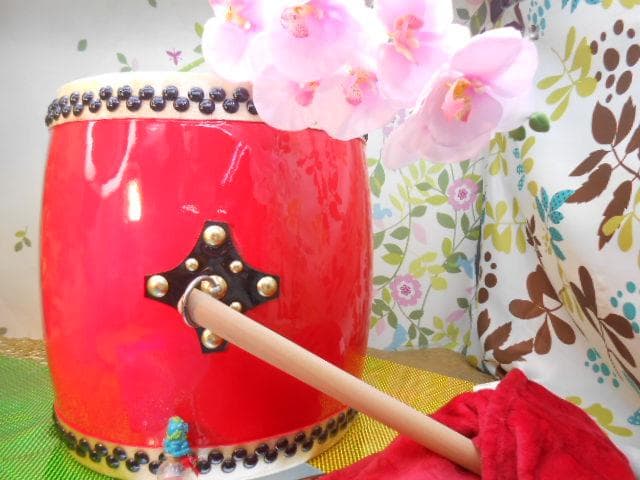 ☆新品未使用(送料無料)28.980円　エイサー大太鼓36cm*40cmバチ付き