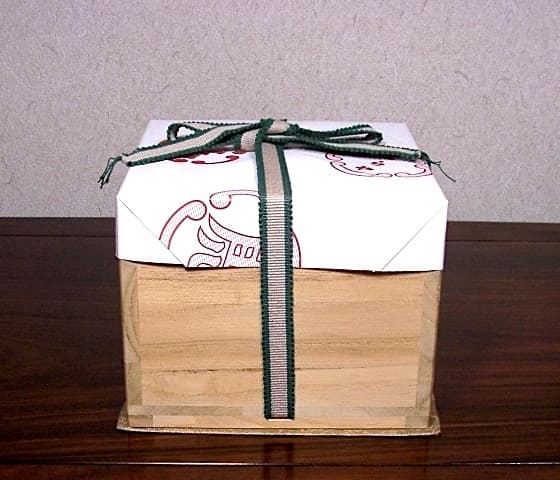 京焼・清水焼　山川巌（二代）作　仁清写　菊之絵　茶碗　無傷　共箱　。