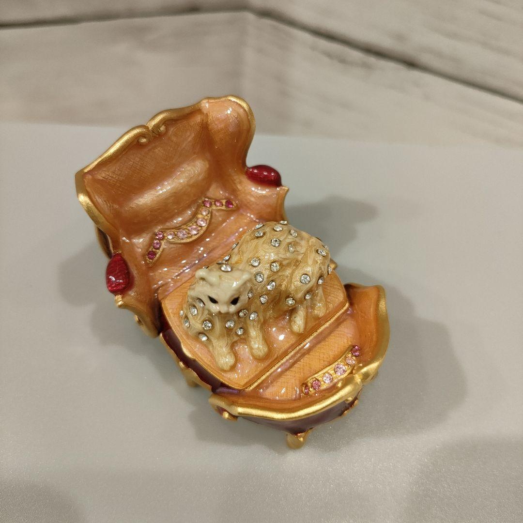 限定　クリスマス　レア　しろねこ　猫　置物　エスティーローダー　練り香水