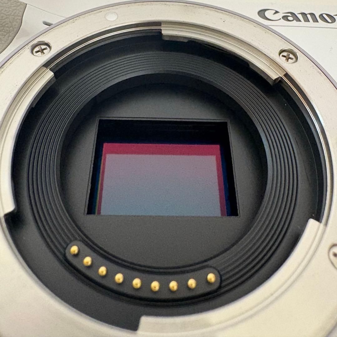 【美品・動作品】Canon EOS M3 ダブルレンズ　 純正バッテリー3個付
