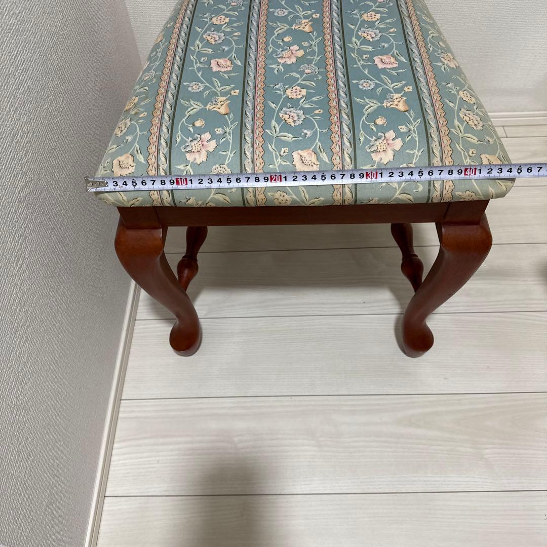 リンホーリン　ドレッサーチェア　椅子　チェア　Lynn Hollyn