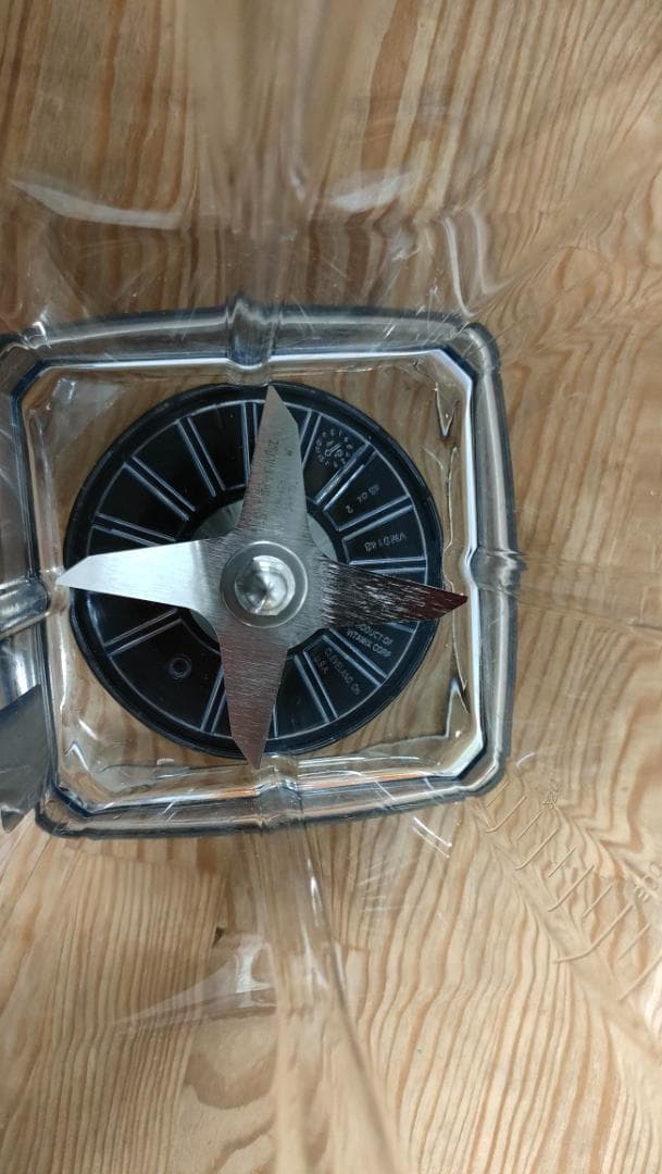 【未使用に近い】バイタミックスE520　保証書あり　1.4Lコンテナ　1662