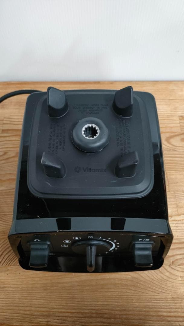 【未使用に近い】バイタミックスE520　保証書あり　1.4Lコンテナ　1662