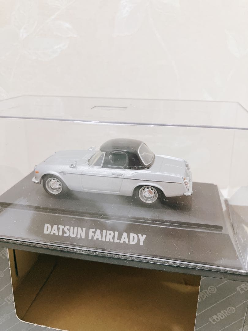 ☆レア☆ ミニカー 1/43　DATSUN　フェアレディ　2000　ＳＲ311