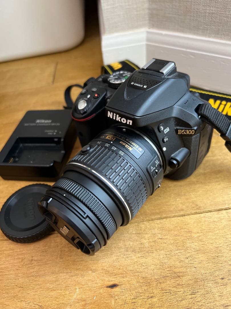 Nikon ニコン　D5300 一眼レフ　カメラ