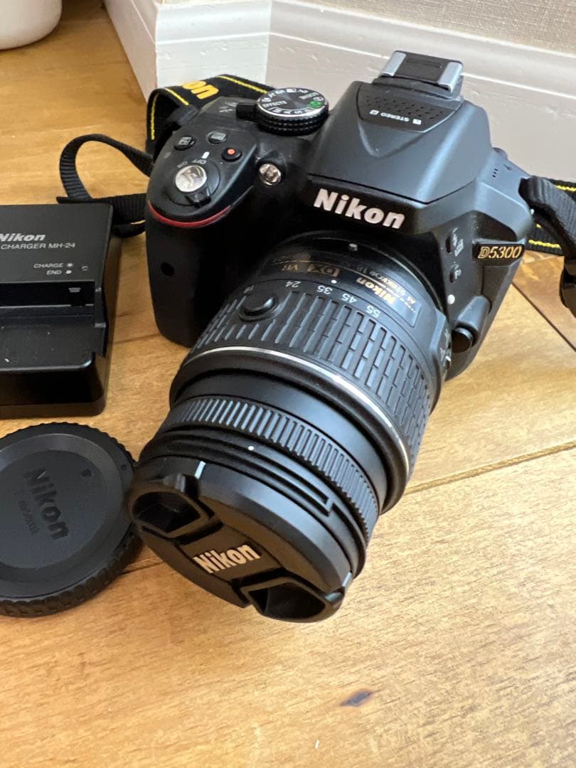Nikon ニコン　D5300 一眼レフ　カメラ