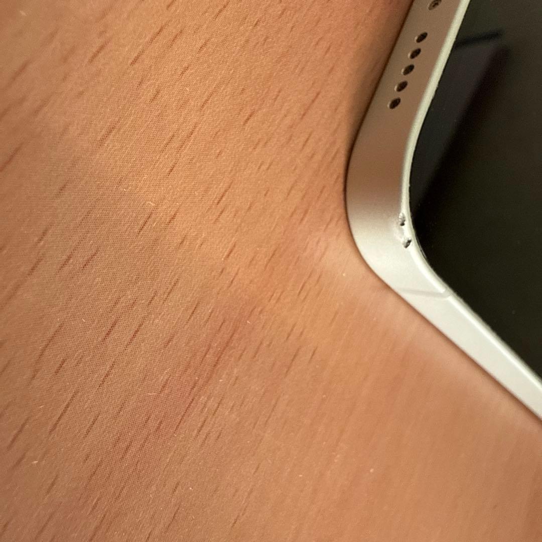 ゆ*り様 iPhone16e 256gb ホワイト