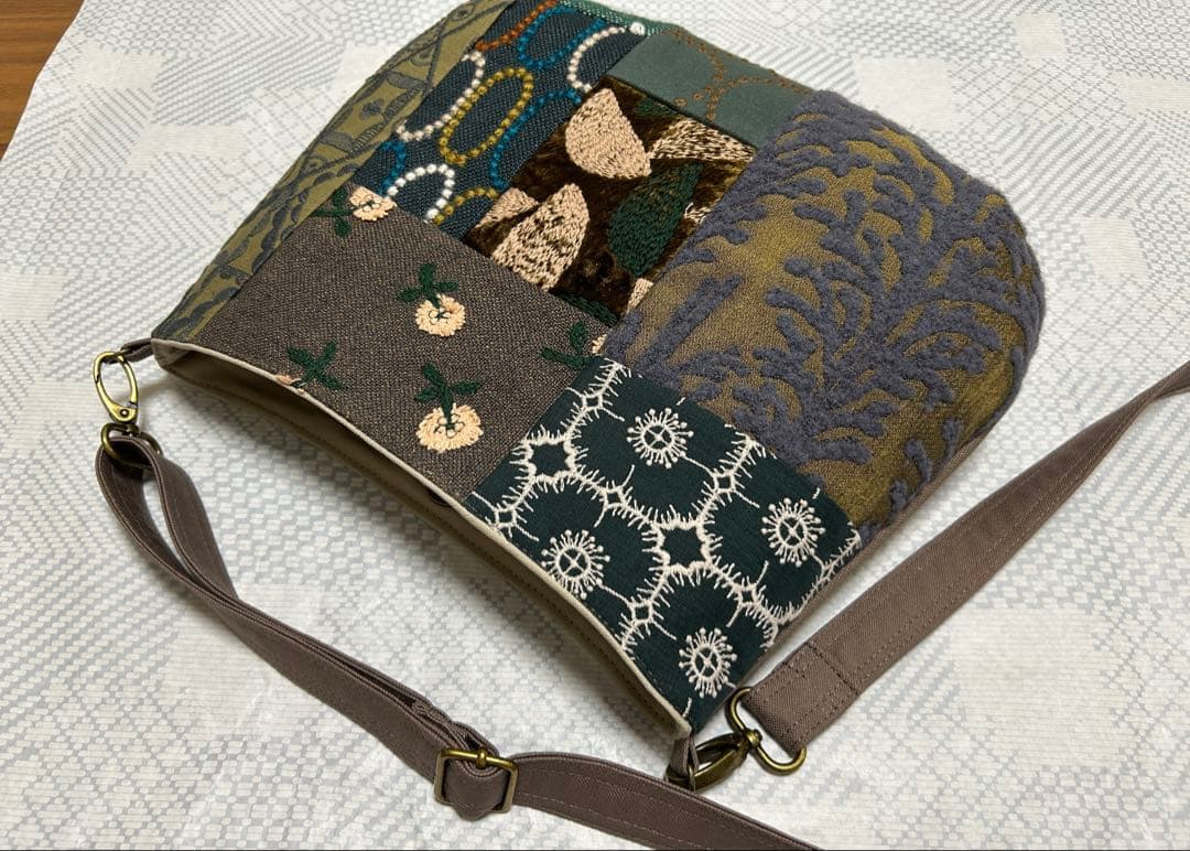 ハンドメイド＊ミナペルホネン＊パッチのコロりんショルダー