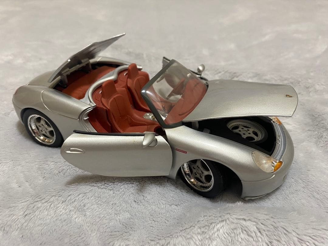 ミニカー Maisto PORSCHE BOXSTER 1/18
