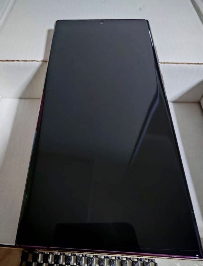 Galaxy S22 Ultra　SM-S908U バーガンディレッド
