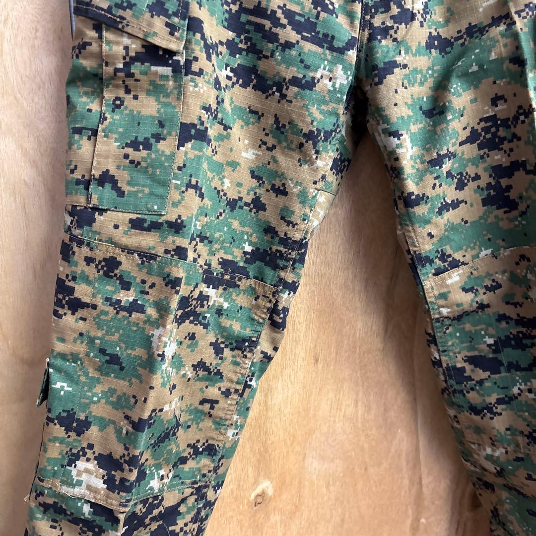 迷彩戦闘服 ポケット付き 肘パッド付き3点セット　0204o220