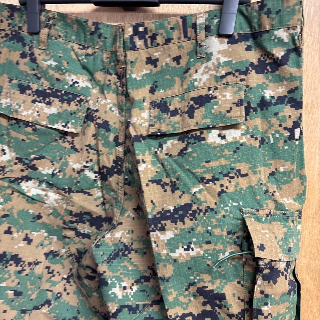 迷彩戦闘服 ポケット付き 肘パッド付き3点セット　0204o220