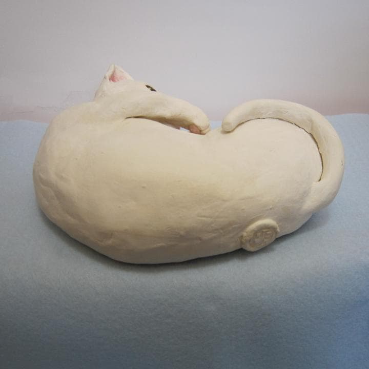 招き猫　置物　白猫ハート　作家　新品　陶器　縁起物