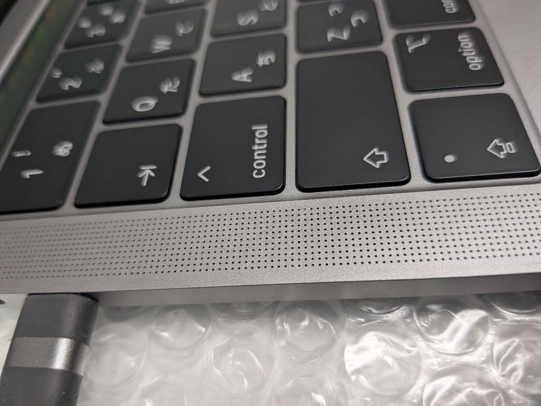 美品 MacBook Pro 13インチ スペースグレー 本体 画面保護シール
