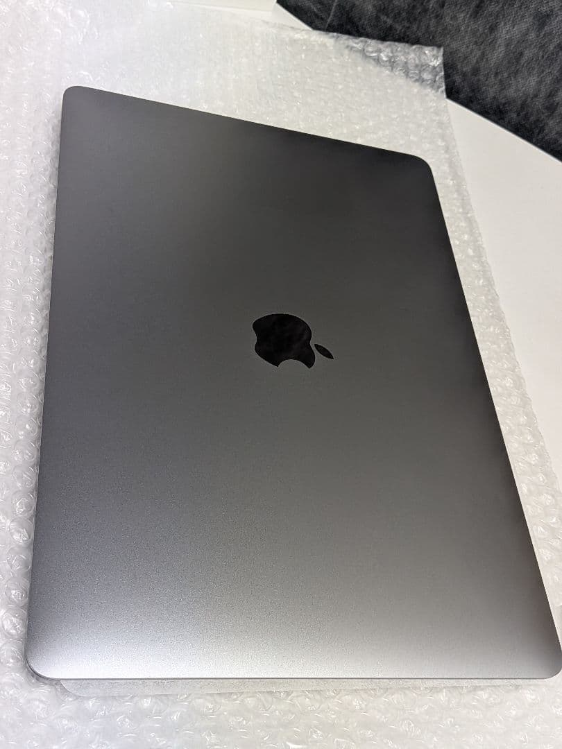 美品 MacBook Pro 13インチ スペースグレー 本体 画面保護シール