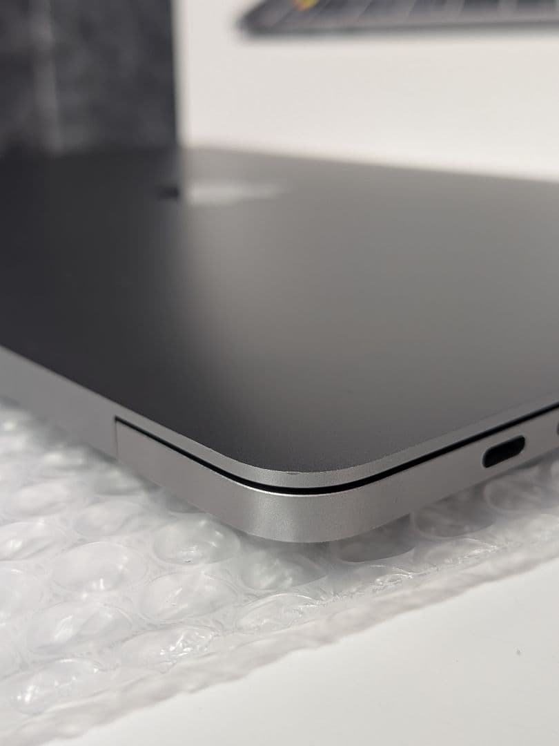 美品 MacBook Pro 13インチ スペースグレー 本体 画面保護シール