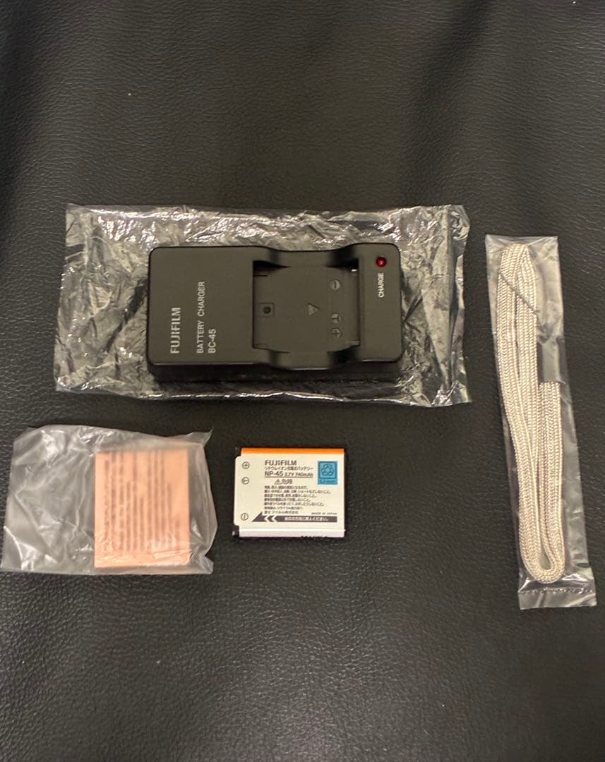 Fujifilm FinePix Z200fdコンパクトデジタルカメラ ピンク