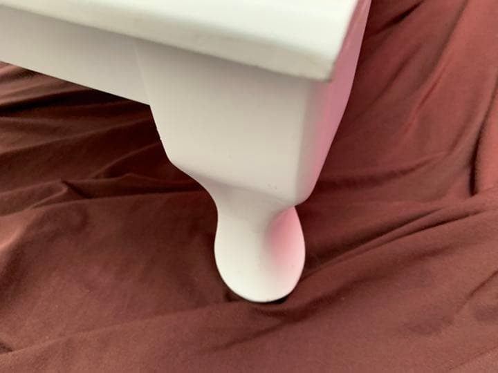 モデルルーム品／猫脚とアンティーク風の取っ手がお洒落で可愛いTV台