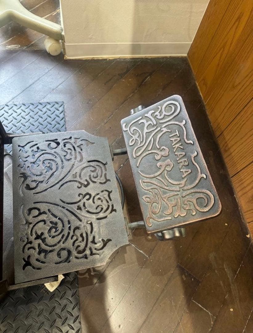 タカラベルモント製理容椅子『ザ・クラシック』