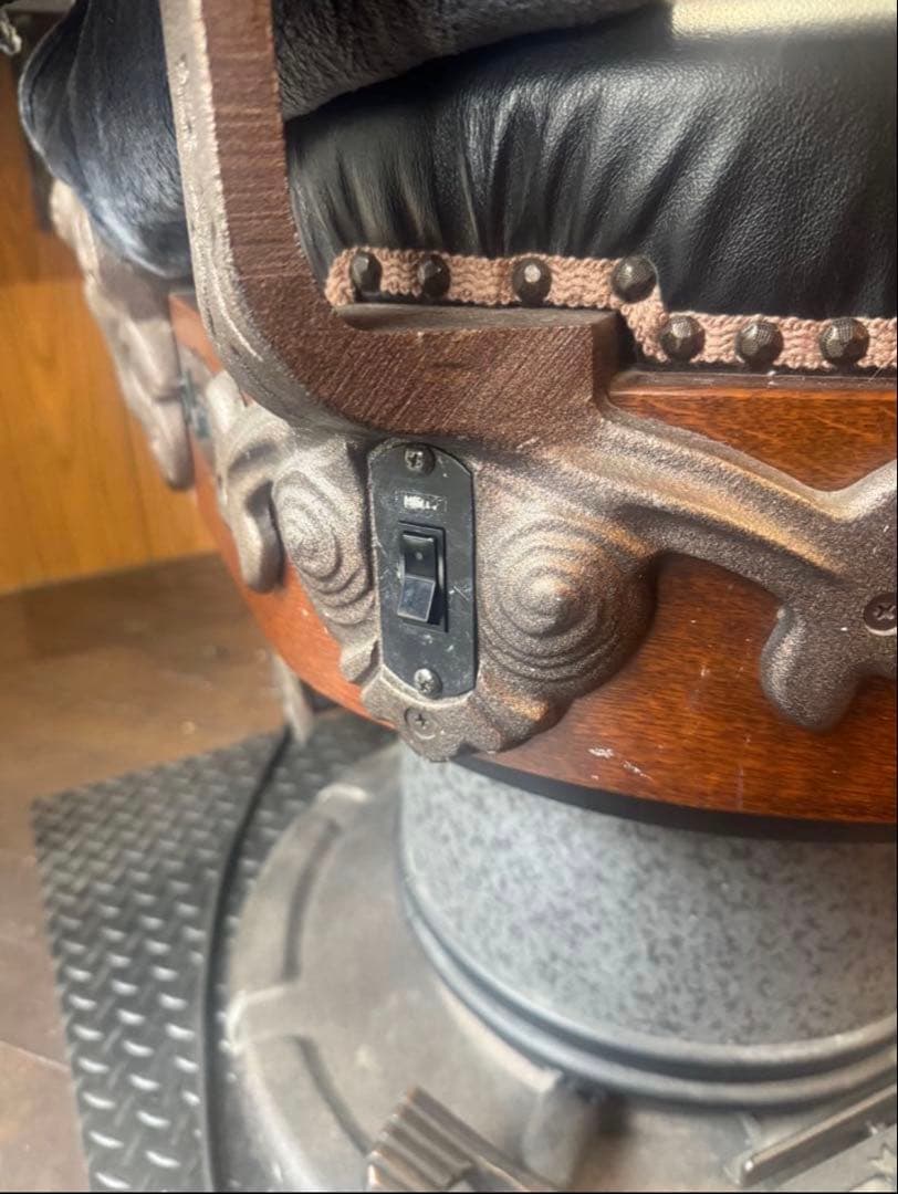 タカラベルモント製理容椅子『ザ・クラシック』