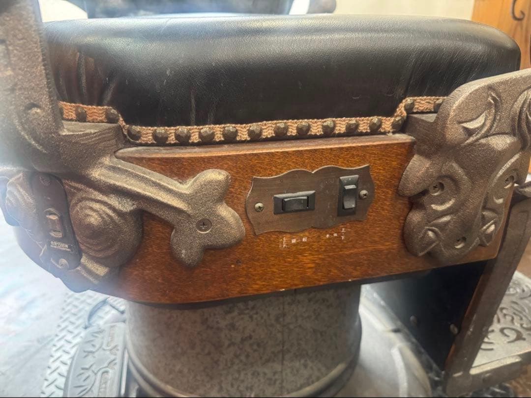 タカラベルモント製理容椅子『ザ・クラシック』