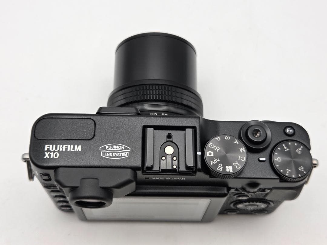 【美品】富士フィルム　FUJIFILM X10 コンパクトデジタルカメラ